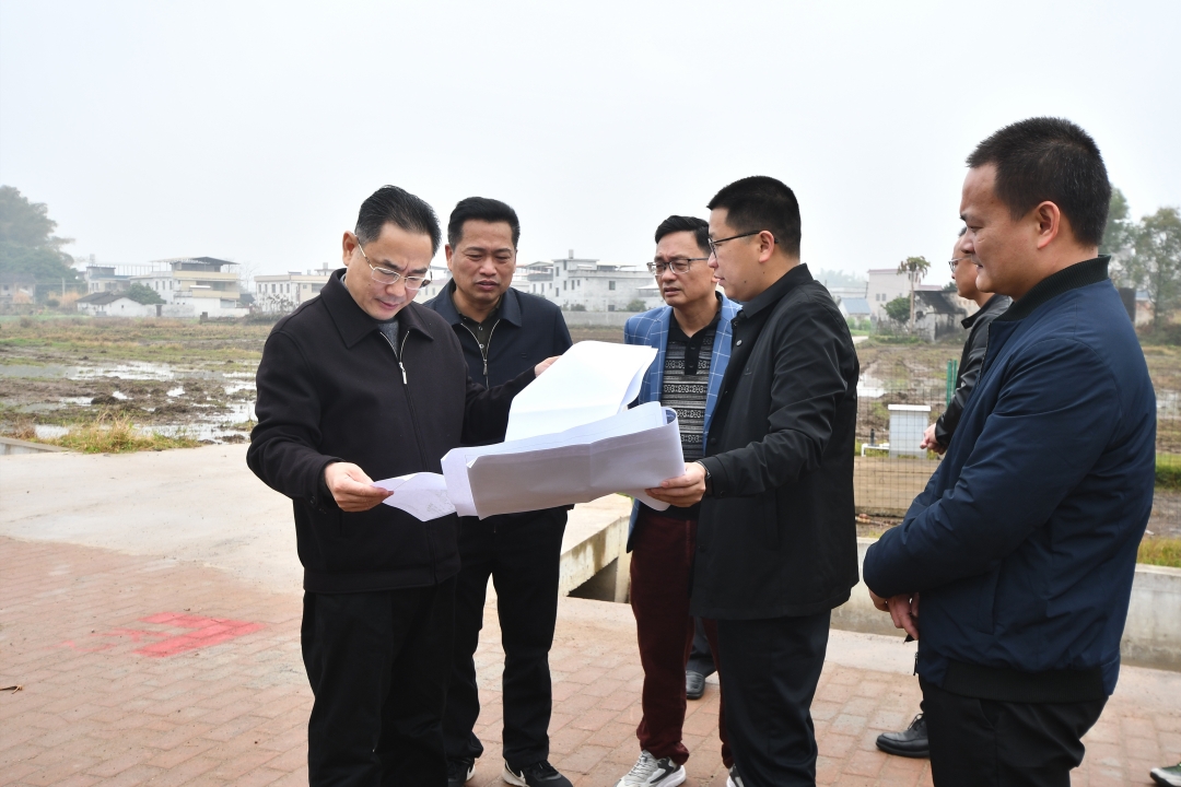 提高站位抓机遇突出重点勇争先