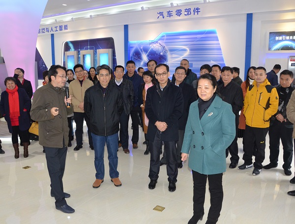 视察广东梅州高新技术产业园