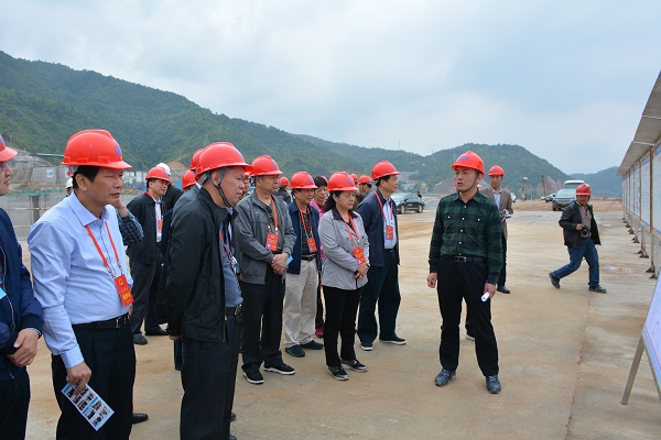 市人大常委会副主任蓝伟东率队视察高陂水利枢纽工程建设情况（二）