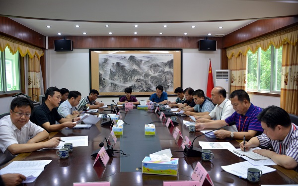 市人大常委会副主任张映平率部分常委会组成人员和市人大代表视察我市垦造水田工作进展情况（一）