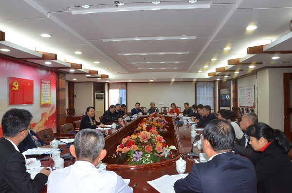 市七届人大六次会议召开旁听人员座谈会
