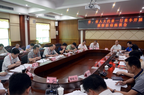 省、市人大代表视察调研我市推进水污染防治工作（二）