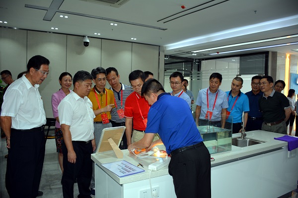 市人大常委会组织省市人大代表在梅开展专题调研（三）