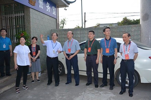 市人大常委会组织视察我市中医药事业发展情况（一）