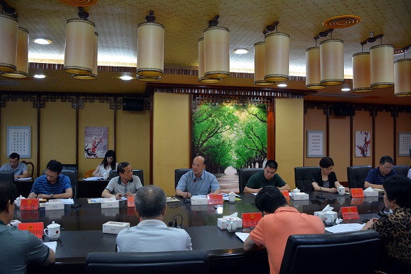市人大常委会组织视察我市中医药事业发展情况（三）