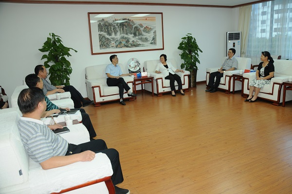 省人大常委会副主任罗娟到市人大常委会机关调研