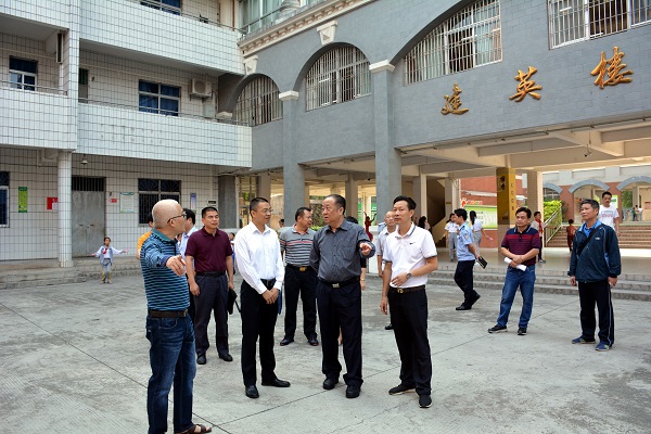 市人大常委会调研我市校园足球师资队伍和场地建设情况（二）