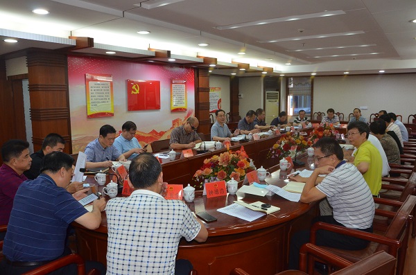 市人大常委会机关党组集中学习研讨《习近平谈治国理政》（一）