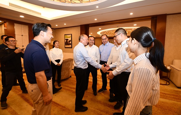 湖北省荆州市人大常委会副主任段昌奉会见梅州支援荆州疫情防控医疗队队员代表（二）