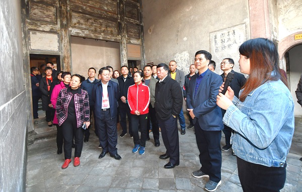 市人大常委会组织全国省人大代表开展集中视察活动（二）