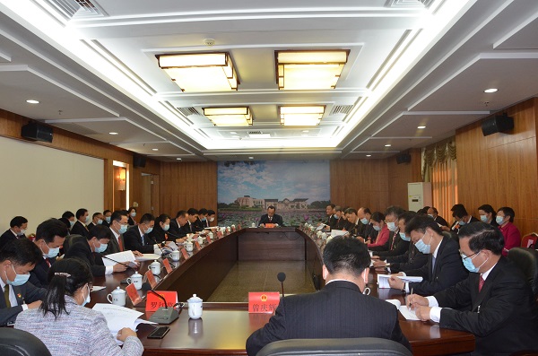 市七届人大八次会议主席团举行第二次会议