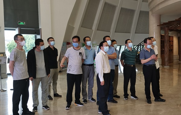 甘肃兰州市人大常委会考察组来梅考察（一）