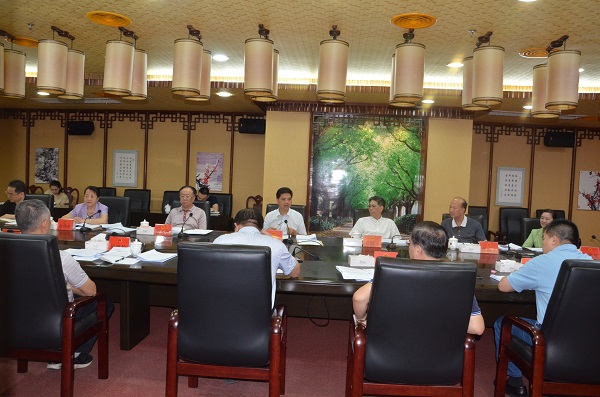 市七届人大常委会召开第72次主任会议