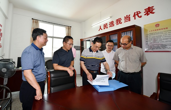 市人大常委会秘书长黄立强到丰顺县汤西镇开展代表主题活动（二）