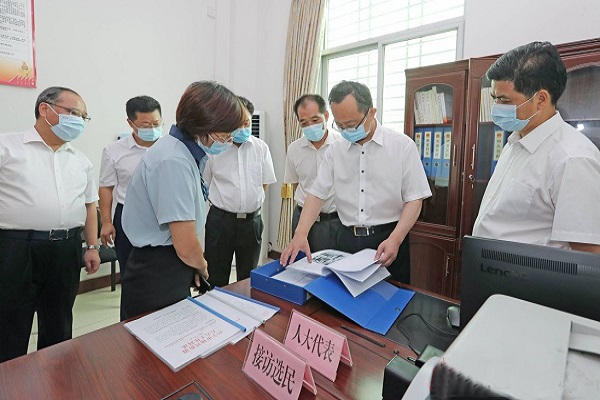 陈敏到兴宁市开展“更好发挥人大代表作用”主题活动（一）