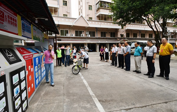 市人大常委会组织视察我市城市生活垃圾分类工作（一）