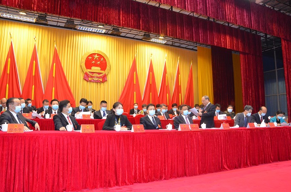 市七届人大十次会议主席团举行第二次会议