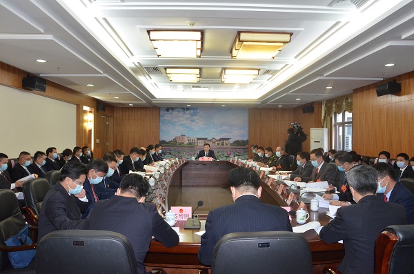 市人大会议主席团举行第一次会议