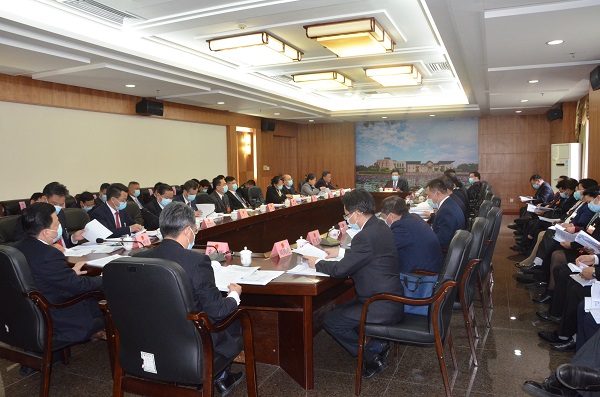 市八届人大一次会议 主席团举行第二次会议