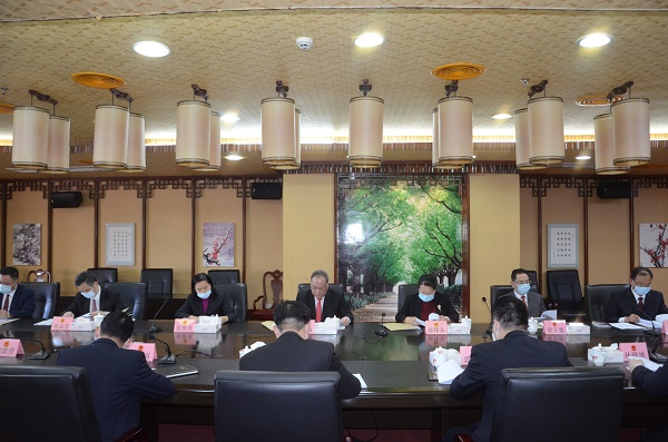 市八届人大常委会召开第4次主任会议