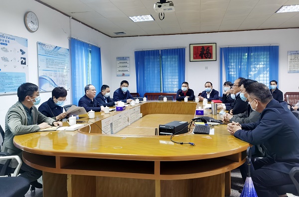 余其豹到挂点服务企业重点项目开展调研