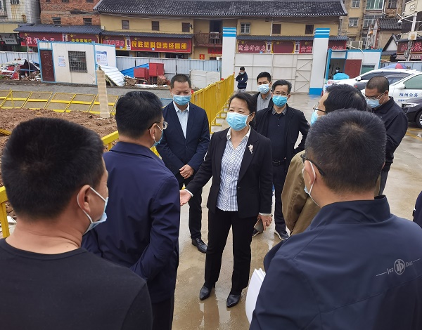 蓝伟东到挂钩联系重点项目现场调研