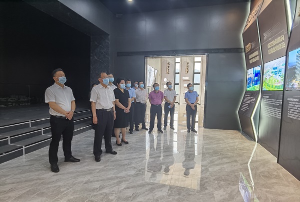 刘锐清到挂钩联系项目和挂点服务企业调研