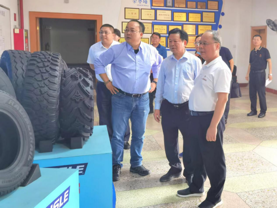 余其豹到挂点服务企业落实“奋战20天全力打好工业稳增长攻坚战”工作措施