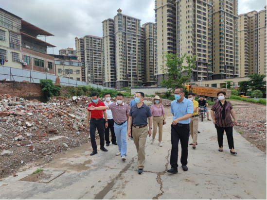 黄立强到挂点村（社区）督导全国文明城市创建工作