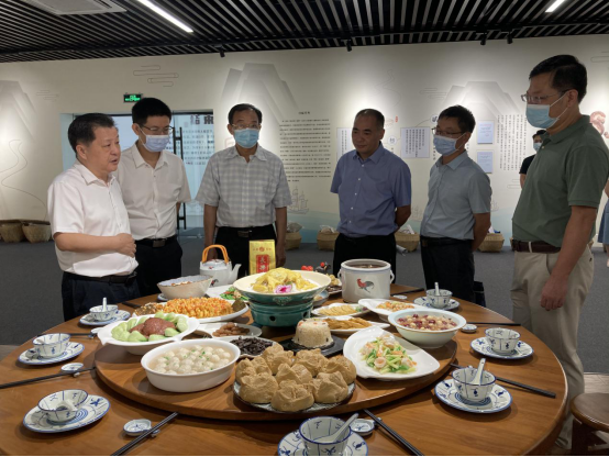 市人大常委会立法调研组到五华县调研