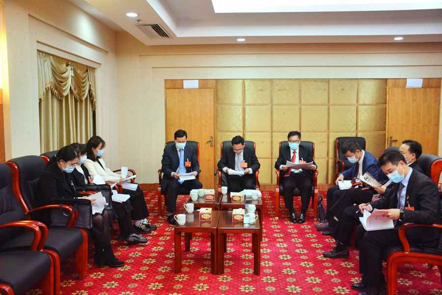 市八届人大财政经济委员会召开第六次会议