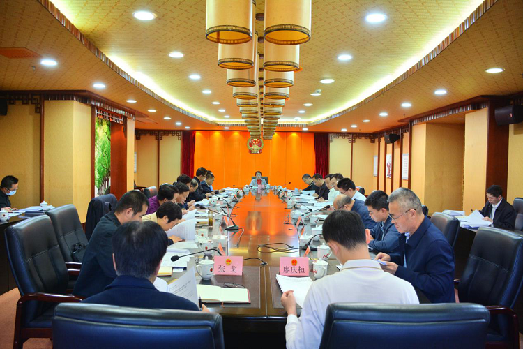 市人大常委会召开党组会议和党组理论学习中心组学习会