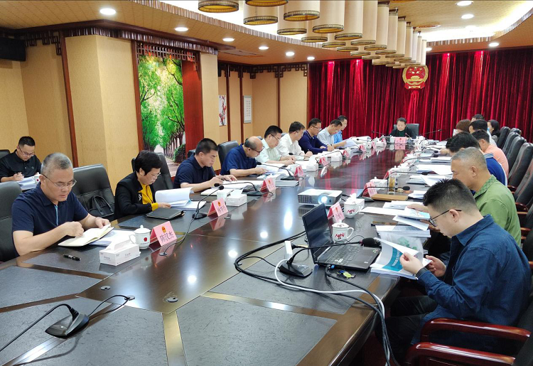 市八届人大常委会召开第26次主任会议