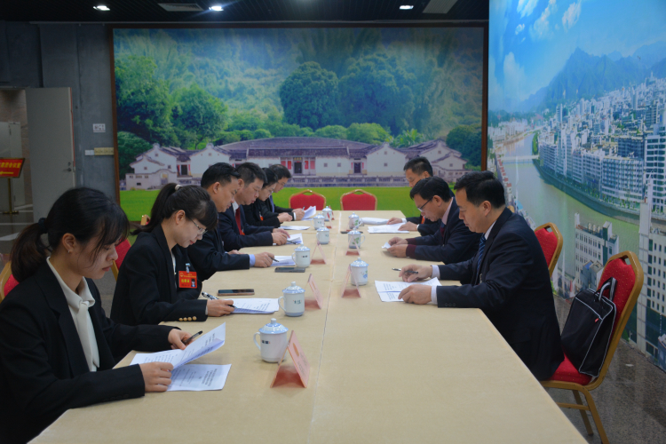 市八届人大财经委员会召开第十三次会议