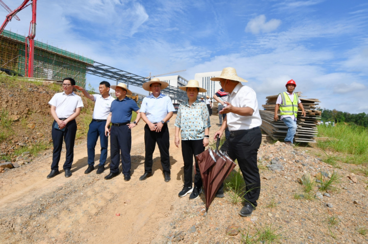 加快项目建设 早日建成投产